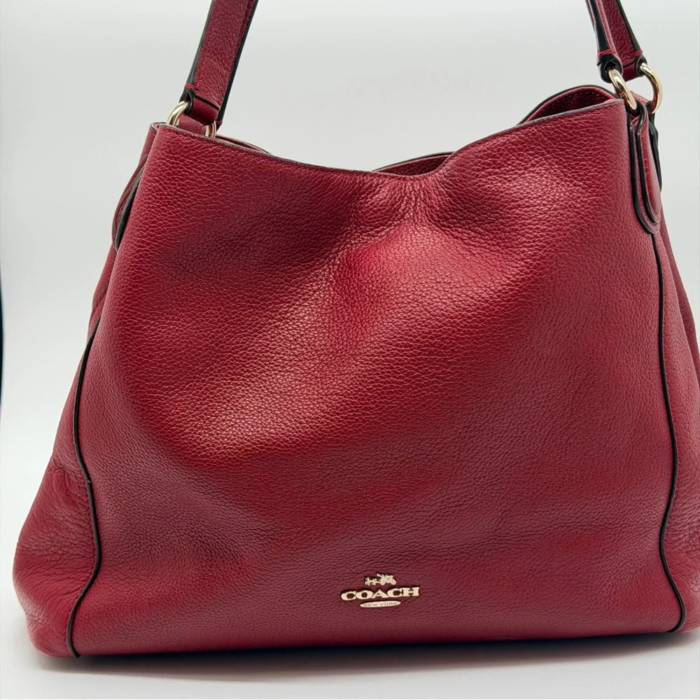 Coach Burgundy pebble Leather Hobo shoulder bag 10x12 gold‎ tone hardware.